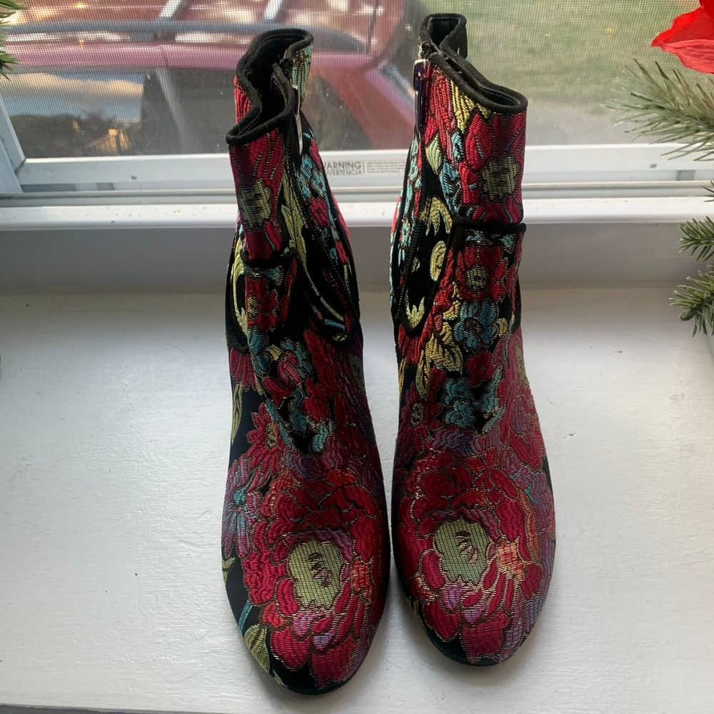 Shoe